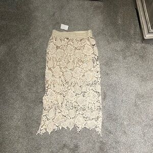 Gorgeous ivory lace skirt brand new